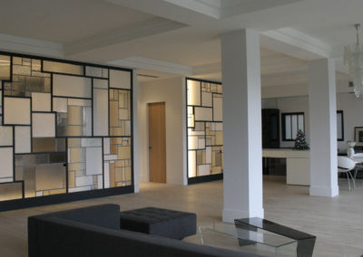 claustra mur rideau verre moucharabieh ON-ME Cloison Créative Lumineuse vitrail - Equilibre - 03.3 réalisation - lumière 0309